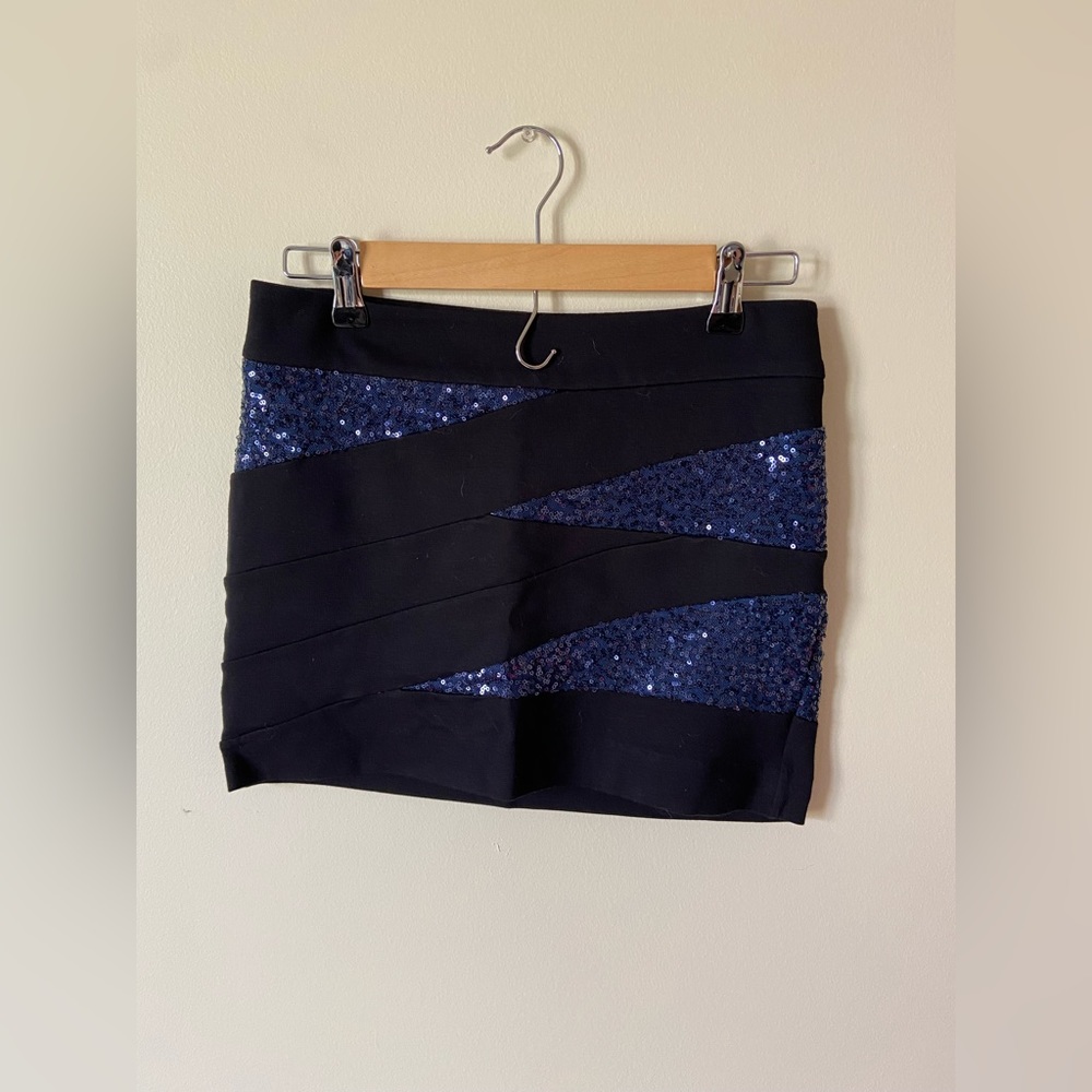 NWOT EXPRESS Mini Skirt in Black and Blue - size 00